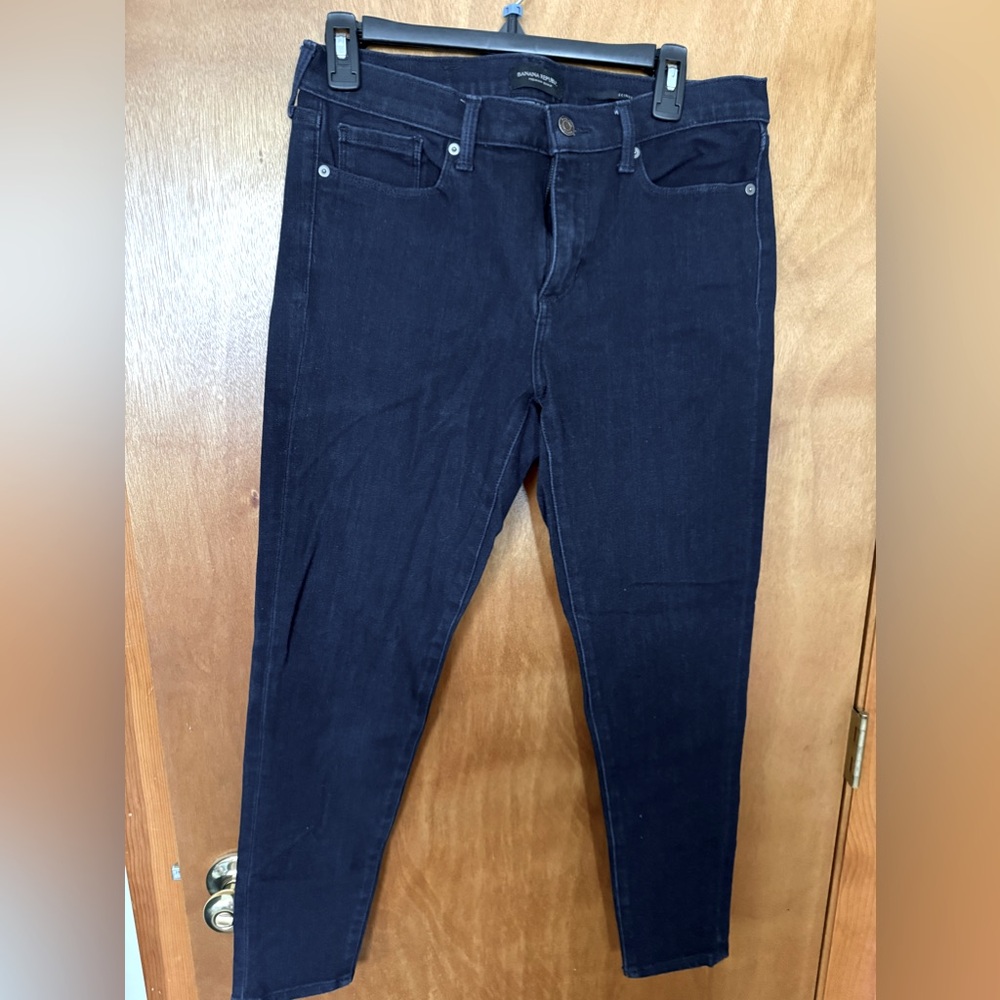Banana Republic Skinny Jeans. Excellent condition. Size 10